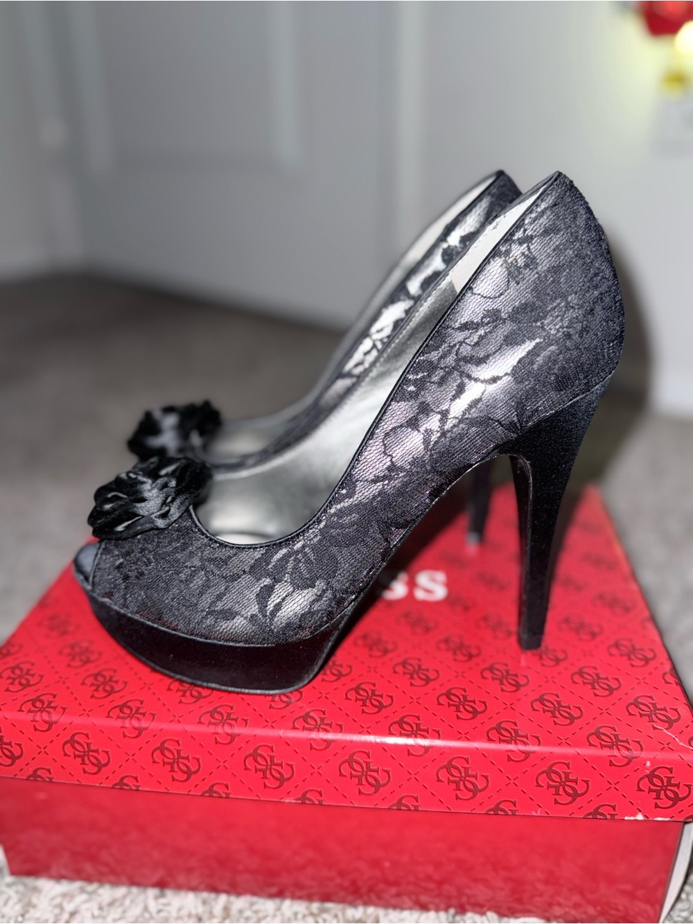 GUESS Sienna Black Lace Platform Heels • Size 7.5M